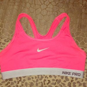 Nike Pro Sports Bra